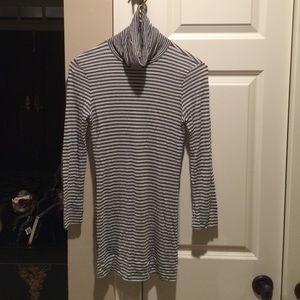 Ella Moss turtle neck size small