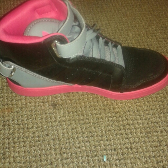 Adidas Sneakers