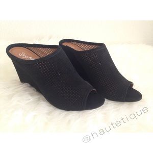 ❌SOLD❌ Seychelles Perfect Match Suede Mule