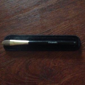 CHAnel 11 brUSh