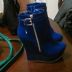 BLUE WEDGES