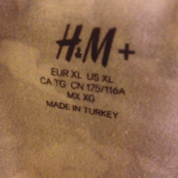 SOLD! NWT Purple Floral Scoop Neck Tunic from H&M - Picture 2 of 4