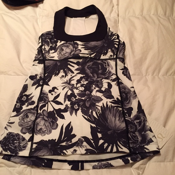 Scoop Neck Tank Size 8 NWT Lululemon