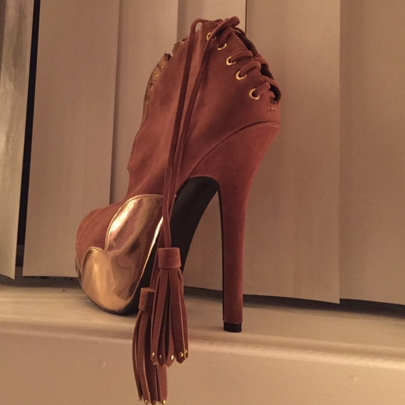 Brown and gold suede boots. - Picture 2 of 3