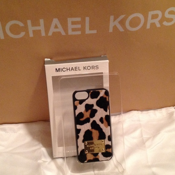 Michael Kors Accessories - BRAND NEW MICHAEL KORS CASE iPhone 5 iPhone 5S