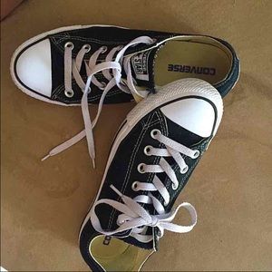 Converse Mint Condition sz 8 woman Sz 6 men