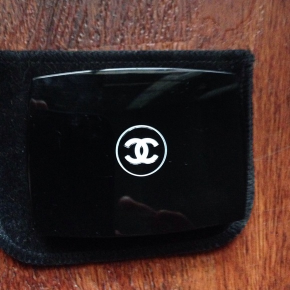 Chanel shadow Kit - Picture 1 of 4