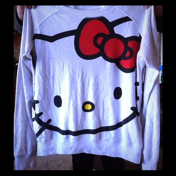 Hello kitty shirt !
