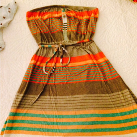 Old navy strapless sundress - Picture 2 of 4