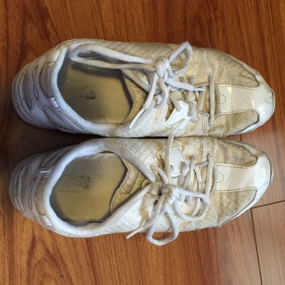 Nfinity Phoenix white cheer shoes