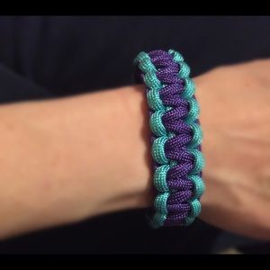 paracord bracelet