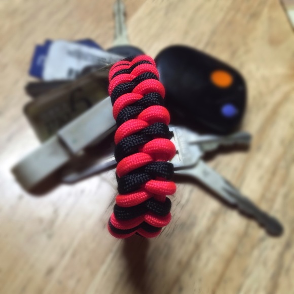 paracord keychain