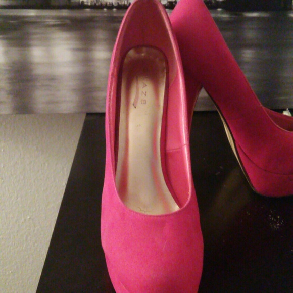 Shoes - Picture 2 of 3