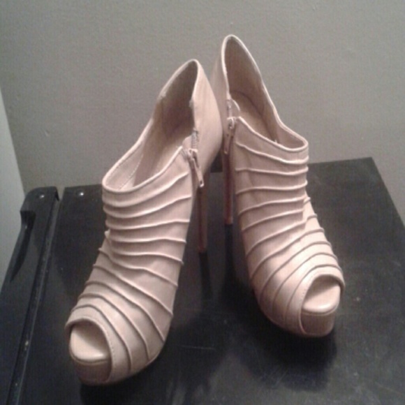 Gianni Bini Shoes