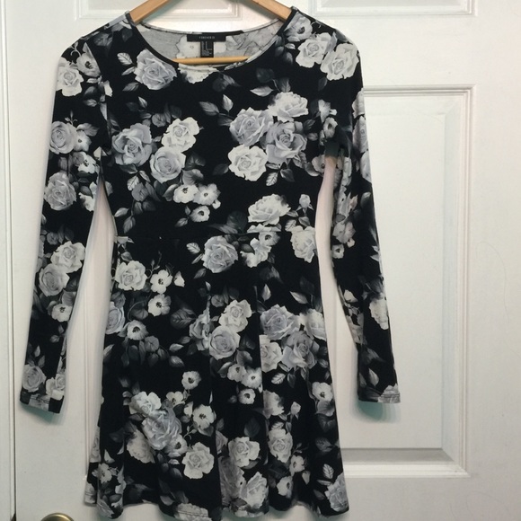 ❌❌SOLD❌Dark floral dress