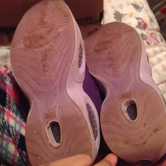 Reebok - Picture 2 of 4