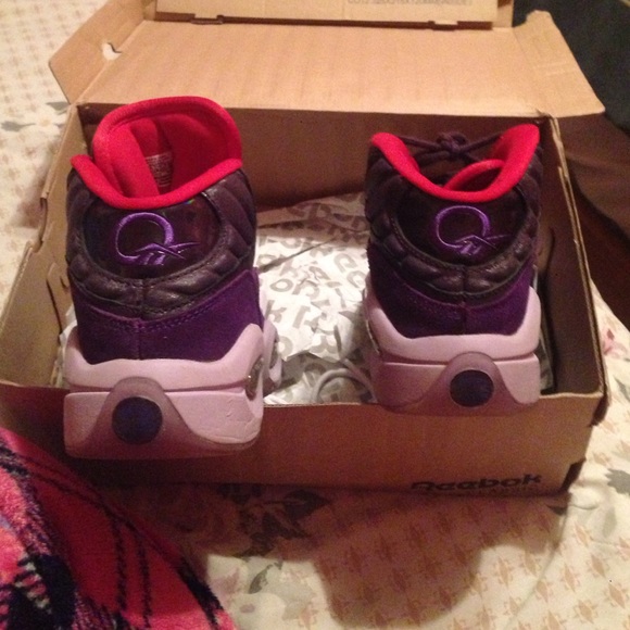 Reebok - Picture 3 of 4