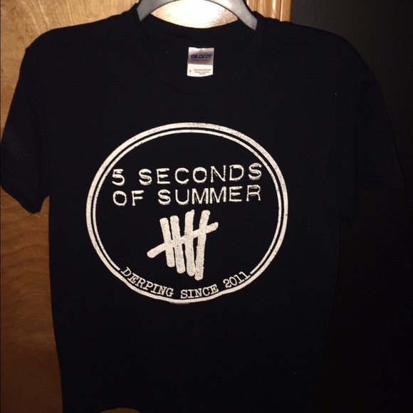 5sos band concert tee