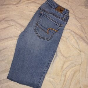 American Eagle Outfitters short light wash jeans