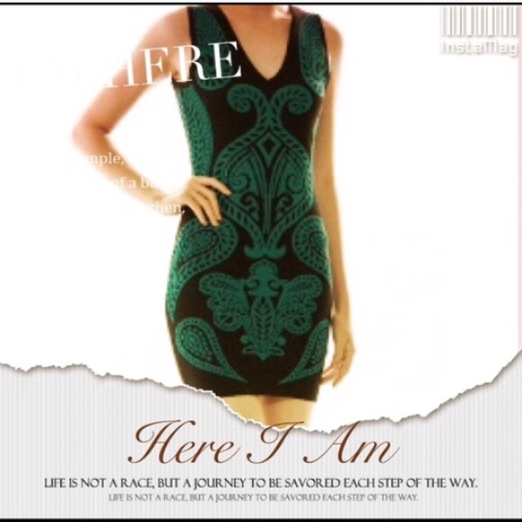 🌺️HP 11/13🌺DOUBLE V PRINTED BODYCON - Picture 3 of 4