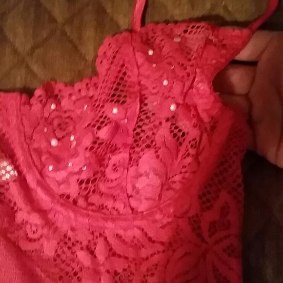 Lingerie - Picture 2 of 4