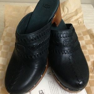 💖UGG Australia Black Leather Clogs💖