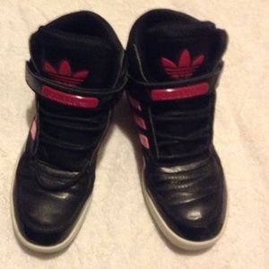 FINAL MARKDOWN. Adidas sneakers