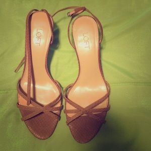 LOFT STRAPPY HEELS 🌸