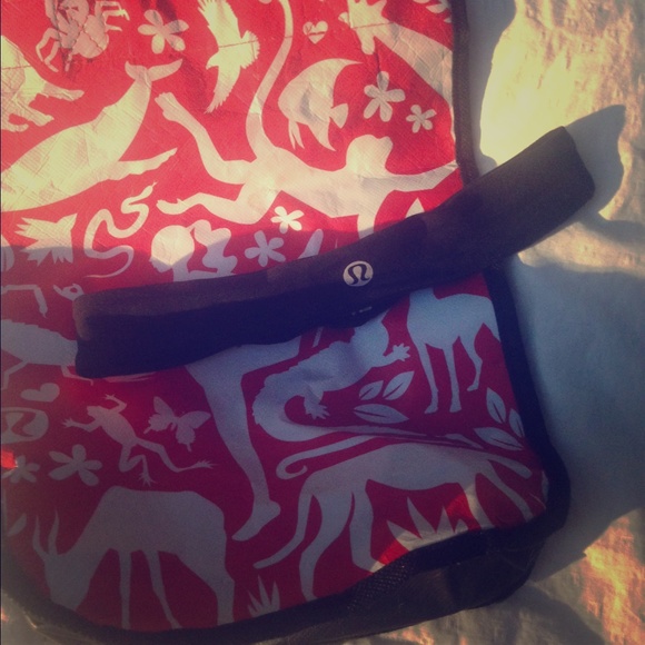 Black lulu lemon headband