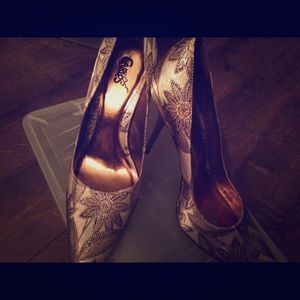 *REDUCED* Classy satin pumps *Gold and Brown*
