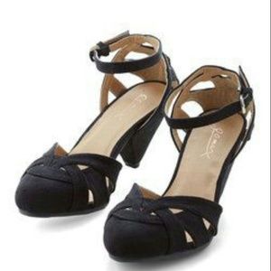 Currant Scones Heel in Black