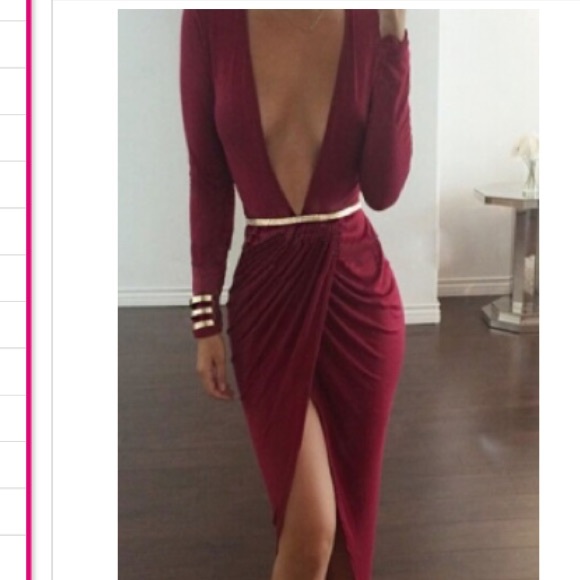 Dresses & Skirts - 🚫sold🚫Deep v plunging maroon gold belted maxi