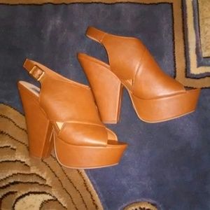 Olsenboye Wedges - NWOT