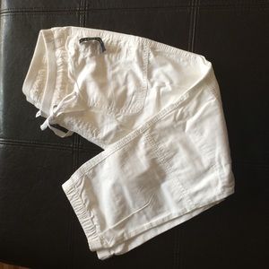 Brand new, white capris!