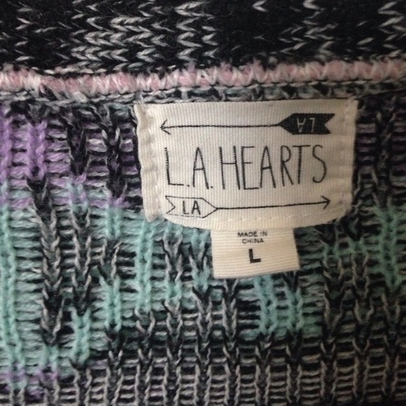 Pacsun LA Hearts Sweater - Picture 2 of 2