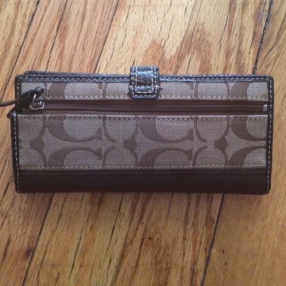 Coach Wallet - Picture 2 of 4