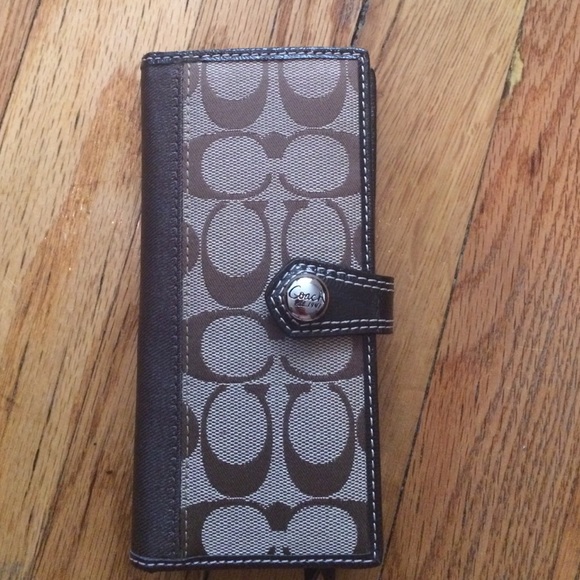 Coach Wallet - Picture 4 of 4