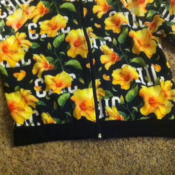 Floral Spring Light Jacket 🌺🌻🌸 - Picture 3 of 3