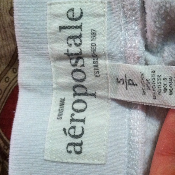 🚫SOLD IN BUNDLE Like New Cropped Sweatpants - Picture 3 of 3