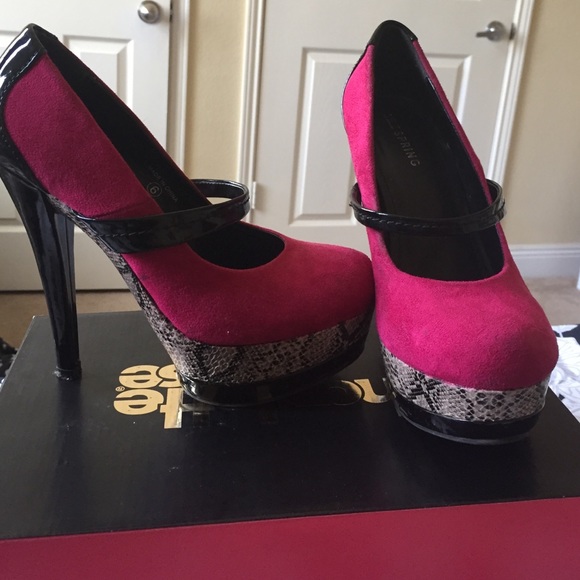Pink MaryJane pump