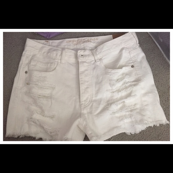White boyfriend american eagle Jean shorts