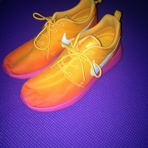 Nike Roshes!