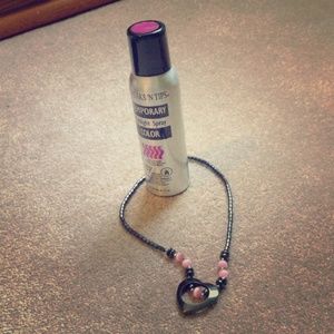 Necklace with matching playful temp. coloring