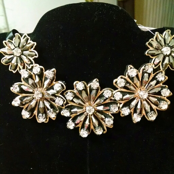 SOLD! Necklace - Picture 2 of 4