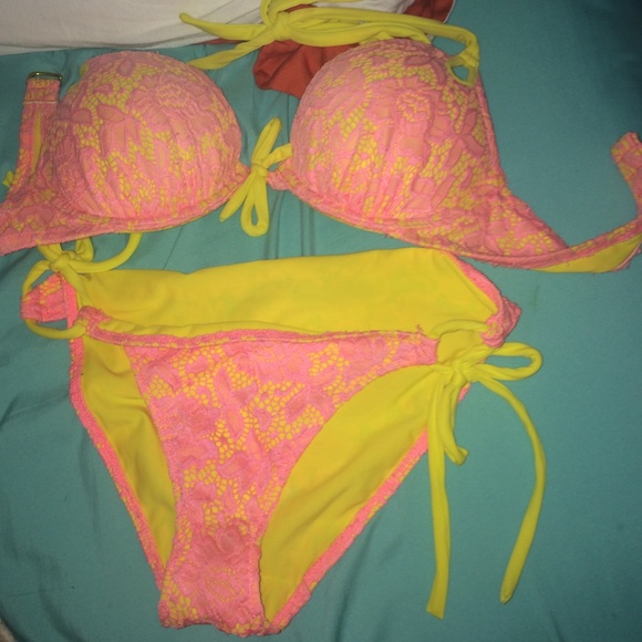 Swim suit and bottoms! - Picture 1 of 1