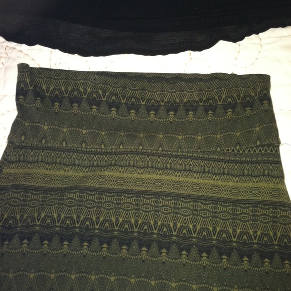 Nordstroms hunter green tribal skirt - Picture 3 of 3