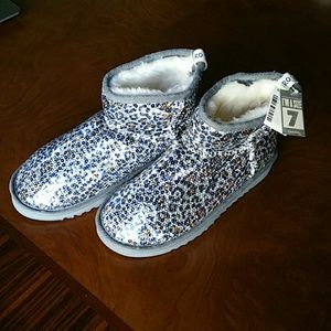 Aeropostale Shiny Boots