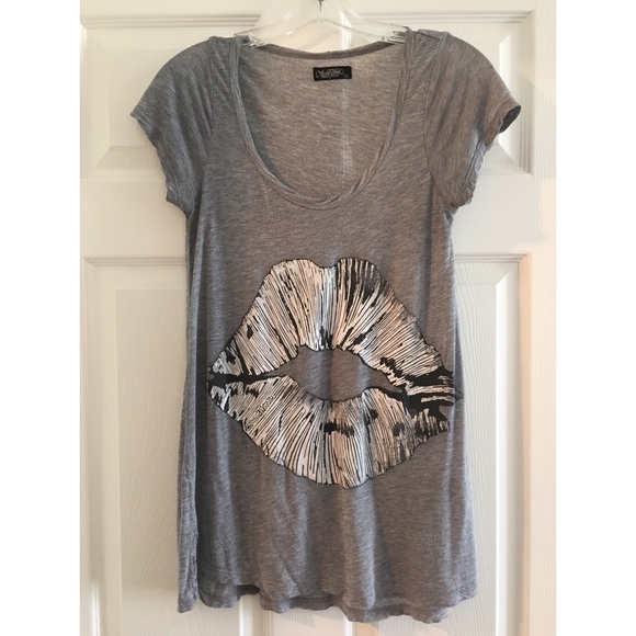 SOLD!!! 💸💸 Lauren Moshi Lips Swing Tee!