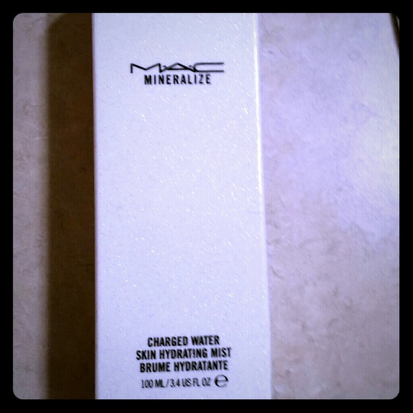 ●HOLD●MAC Mineralize Charged Rehydrating Water