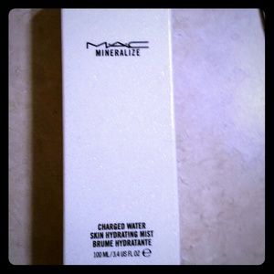 ●HOLD●MAC Mineralize Charged Rehydrating Water